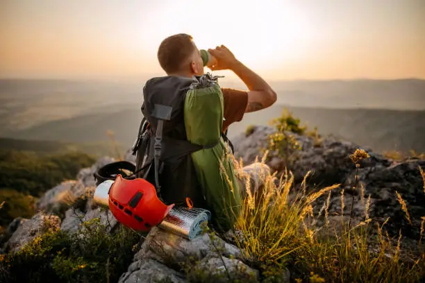 Staying Hydrated on Hiking Adventures