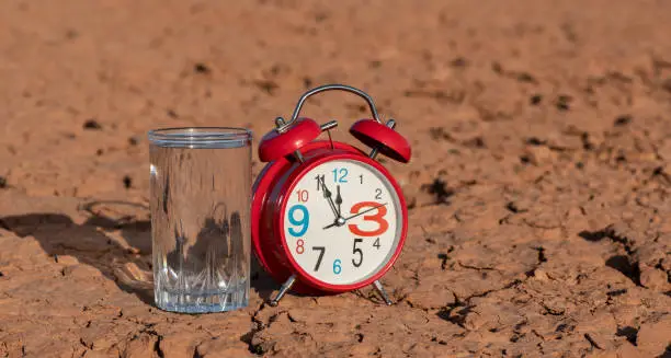 How to Maintain Hydration in Different Time Zones